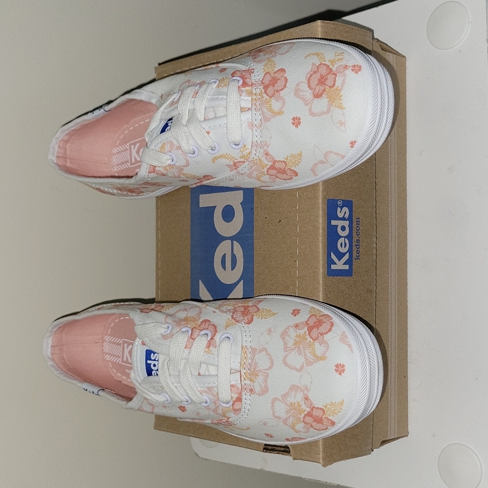 Keds CH ALOHA FLORAL PINK Size 7.5 (Never Worn)